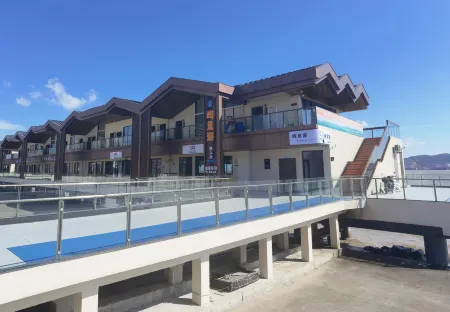Yujianhai Terrace Seaview Homestay (Lighthouse Museum) Отели в г. Дайшань