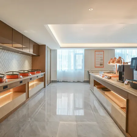 Vienna Hotel (Hangzhou Tonglu Fuchunjiang Branch) Отели рядом с достопримечательностью «Дружественная больница Чунцзян-Роуд (отдел Чунцзян-Роуд)»