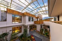 Shangri-La Homestay Designer B&B (Dukezong Ancient City)