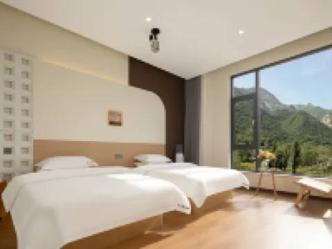 Jian Shan Xi Mei Su (Huashan Tourist Center Store) Hotels in Huayin