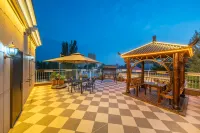 Yining YinSai Courtyard Homestay (Liuxing Street Scenic Area) - Kuntosalit