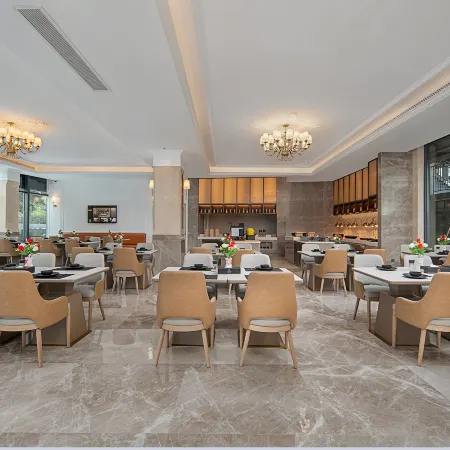 Vienna International Hotel (Taishan Changdachang Plaza)
