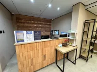 Zhexuejia Hotel (Shanghai Bund Xiaonanmen Subway Station)