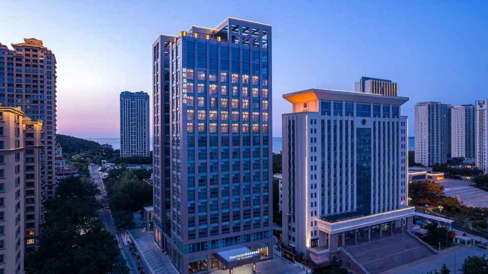 Days Hotel by Wyndham Weihai Huoju Eight Street