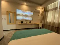 Huangguoshu Waterfall Royal Court Holiday Inn