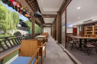 Sunset Breeze Narrative Boutique Inn - พร้อมอาหารเช้า