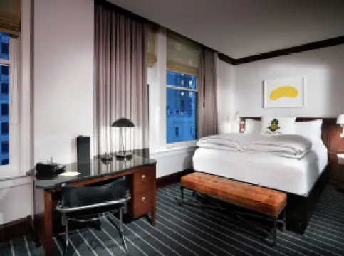 Staypineapple, An Iconic Hotel, the Loop Chicago