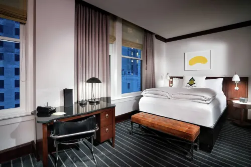 Staypineapple, An Iconic Hotel, the Loop Chicago