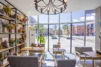 Twenty Rooms Art Hotel