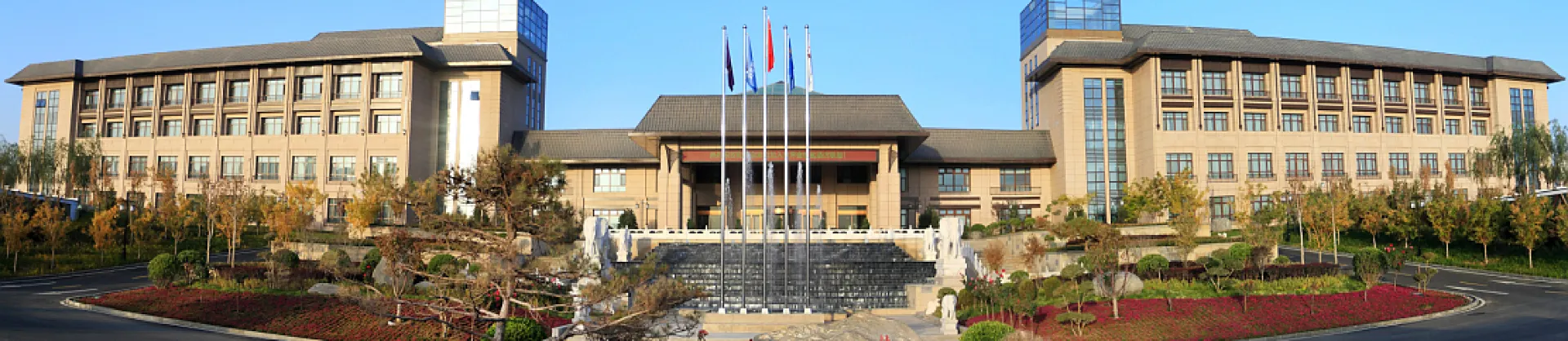 Khách sạn cao cấp