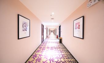 Runhui Grand Hotel (Xingyi West Bus Station)