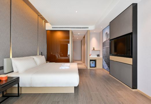 Atour The Tianjin Eye Hotel