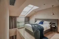 Tingjian Mount Mogan luxury design hostel