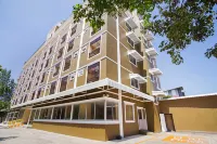 Wises Hotel Hotels in Khlong Na