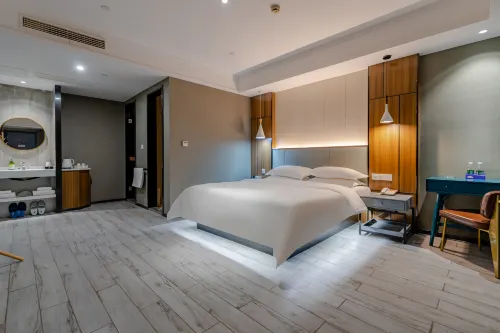 Gujing Junlai Hotel (Wanjia Fu Plaza, Tianchang) - parking