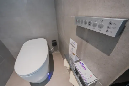 Home Inn Hotel (Haikou Mixc Qilou Old Street Branch) Отели рядом с достопримечательностью «Nanya Plaza»