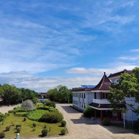 Mishan Hujing Garden Hotel