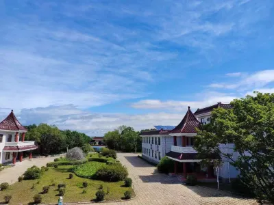Mishan Hujing Garden Hotel