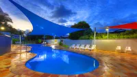 Alex Beach Cabins and Tourist Park - Homestays