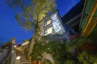 Taibailou Shanzhuang Hotel Hotels near Baisui Palace