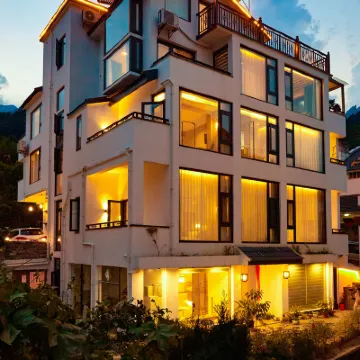 黃山雲山渡·小魚溫泉民宿（黃山湯口南大門店） 翡翠谷附近的飯店