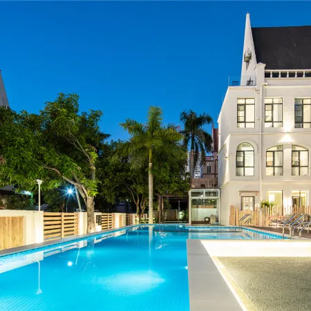 Pineapple Honey Resort B&B (Beihai Yintan Branch)