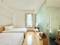 โรงแรมออสโทเทลปูยี ว้าว (ทางเดินหินยอดภูเขายิ้งซี)