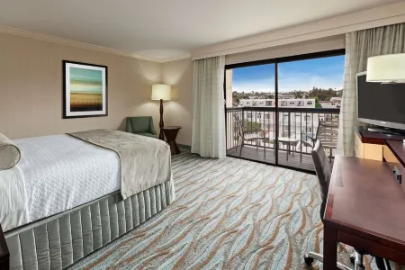 雷東多比奇海灘和碼頭索內斯塔飯店