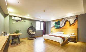 Lanli Lily Hotel (Xindacheng Times Square North Lake Park Store)