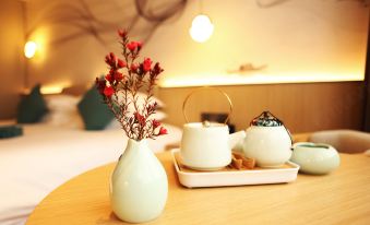 Shaoxing Yiju Life Hotel (Luxun Guli Subway Station Jindi Yintai)