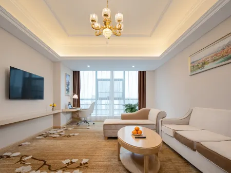 Vienna Hotel(Xincheng International Store) Отели в г. Наньюэ