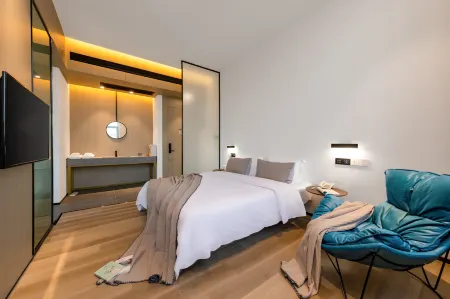 Anji Hotel (Guangzhou Xintang High-speed Railway Station Xintang Subway Station)