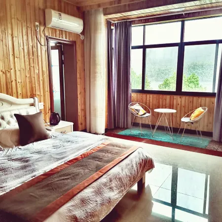 Tonglu Lakeside Mountain Lodge