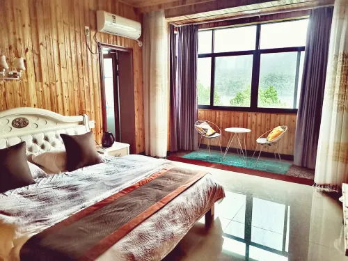 Tonglu Lakeside Mountain Lodge - 인 (Inns)