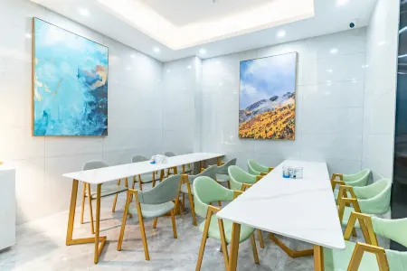 Feronia Hotel (Shimen Baofeng Road) Отели в г. Шимэнь