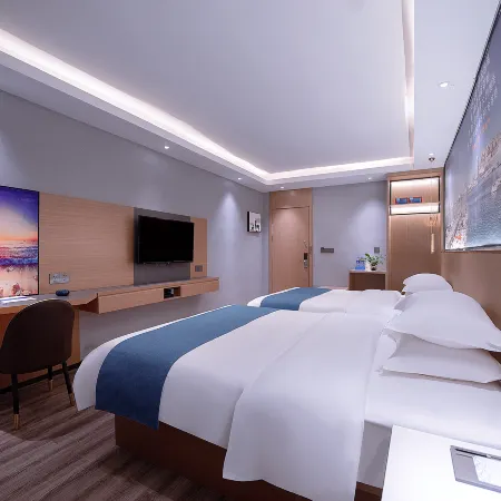 Yeste Yestour Hotel (Luchuan High-Speed Rail Station Pedestrian Street)