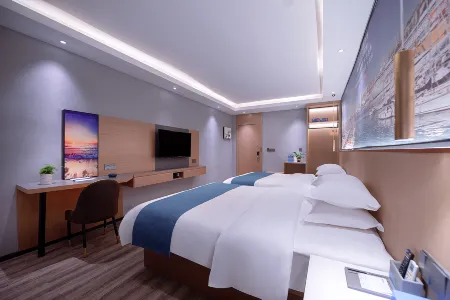 Yeste Yestour Hotel (Luchuan High-Speed Rail Station Pedestrian Street)