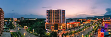 Jinhong International Hotel (Fuyun Passenger Transport Terminal Branch) Отели рядом с достопримечательностью «Fuyun Cultural Relic Hall»