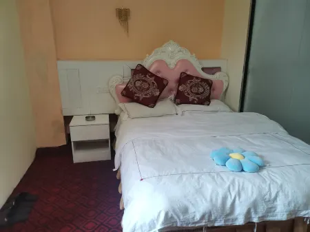 Quannan Xinghui Hotel Отели рядом с достопримечательностью «Quannanxian Library»