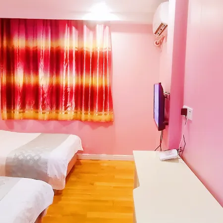 Tuwo Holiday Hotel (Binhai Yinxia Plaza)