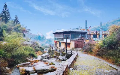 Yunhe Terrace Yunxi Homestay (Baiyingu Scenic Area Shop) Hotels near Silver Valley Scenic Area