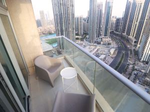 One Bedroom With Fountain and Sea View - Downtown Dubai