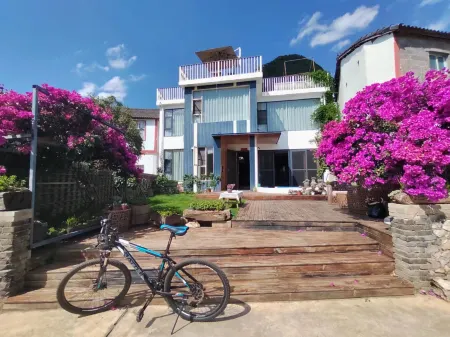 Wanfenglin Yueran Boutique Hostel Отели рядом с достопримечательностью «Pingdong Square»