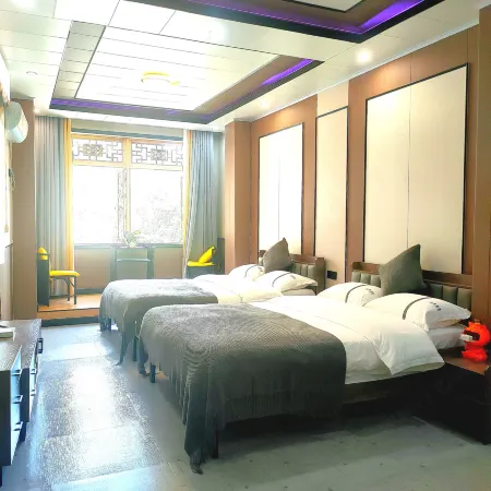 Gongtan Ancient Town Mountain Cottage Inn