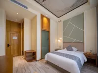 Beverly Boutique Hotel (Julonghu Oufenghua Street Shop)