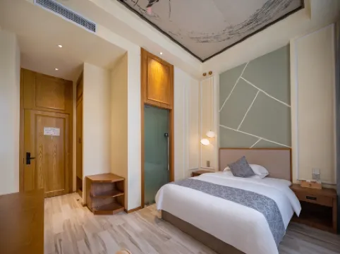 Beverly Boutique Hotel (Julonghu Oufenghua Street Shop)