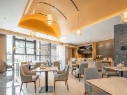 江陰忠義街八佰伴亞朵酒店 江陰酒店