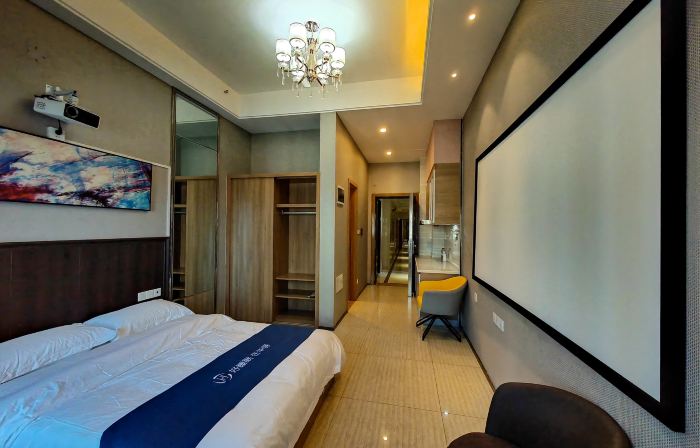 Rujia Huayi Hotel (Feidong High-speed Railway Station Hengda Oasis)