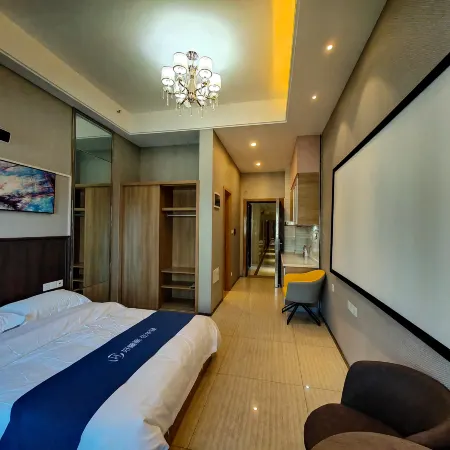 Rujia Huayi Hotel (Feidong High-speed Railway Station Hengda Oasis)