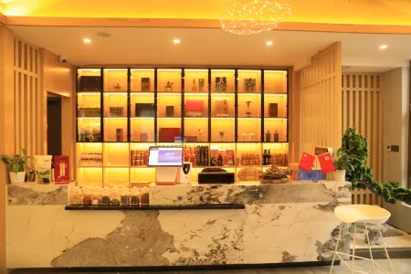 Holiday Inn Wetland Отели рядом с достопримечательностью «Langyi Temple»